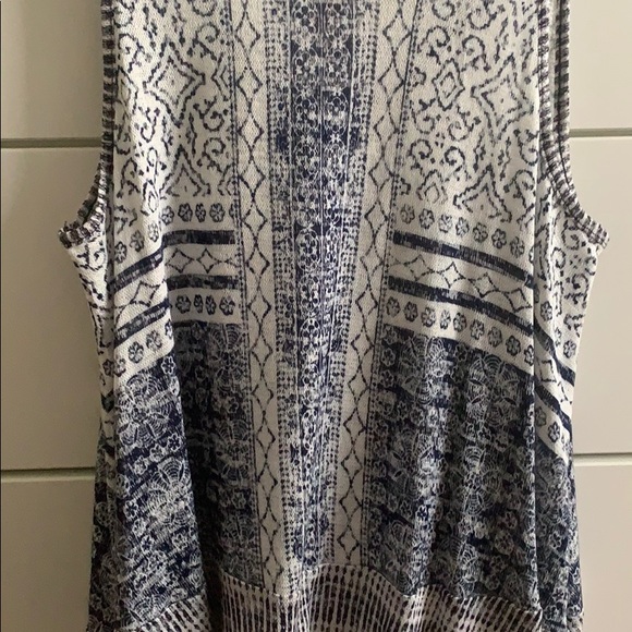 Francesca’s M Tank Top - Picture 4 of 4